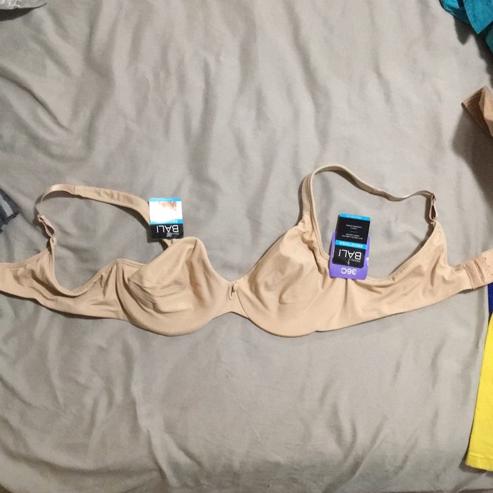 Bali 36C underwire smoothing bra
